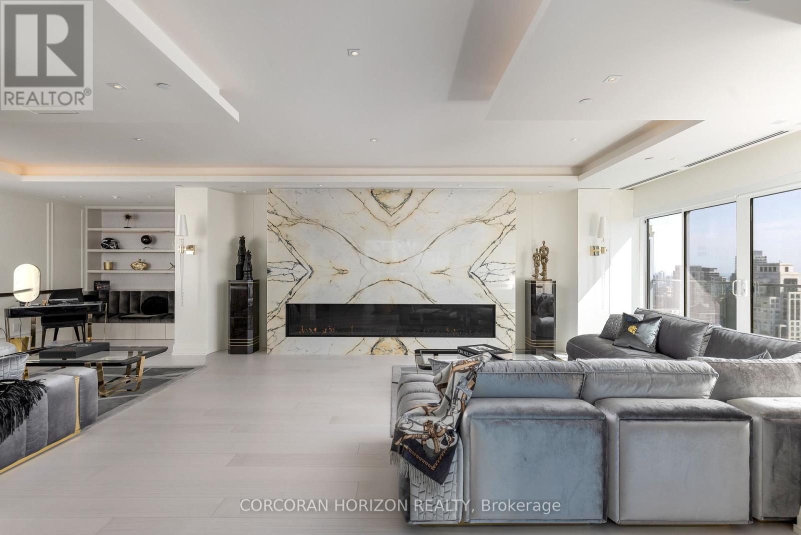 3802 - 200 Cumberland Street, Toronto, ON - Indoor Photo Showing Living Room With Fireplace