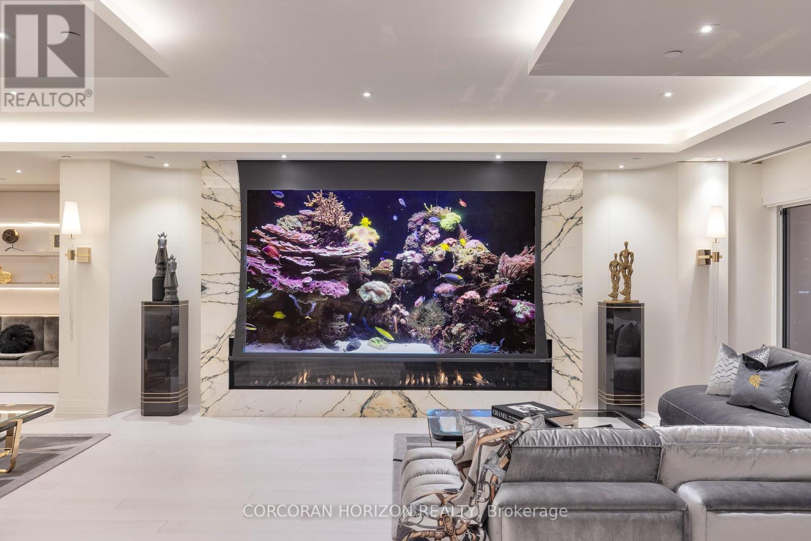 3802 - 200 Cumberland Street, Toronto, ON - Indoor