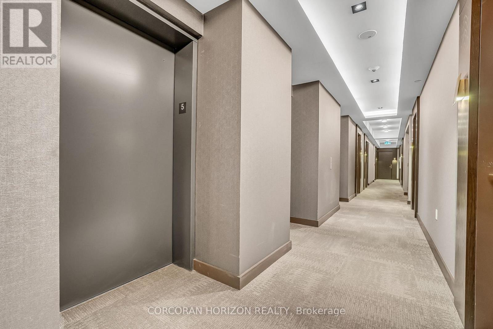 521 - 330 Richmond St Street W, Toronto, ON - Indoor Photo Showing Other Room