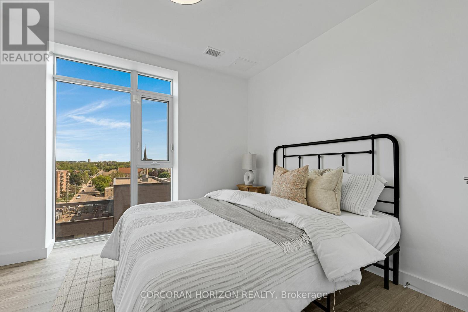801 - 50 Grand Avenue S, Cambridge, ON - Indoor Photo Showing Bedroom