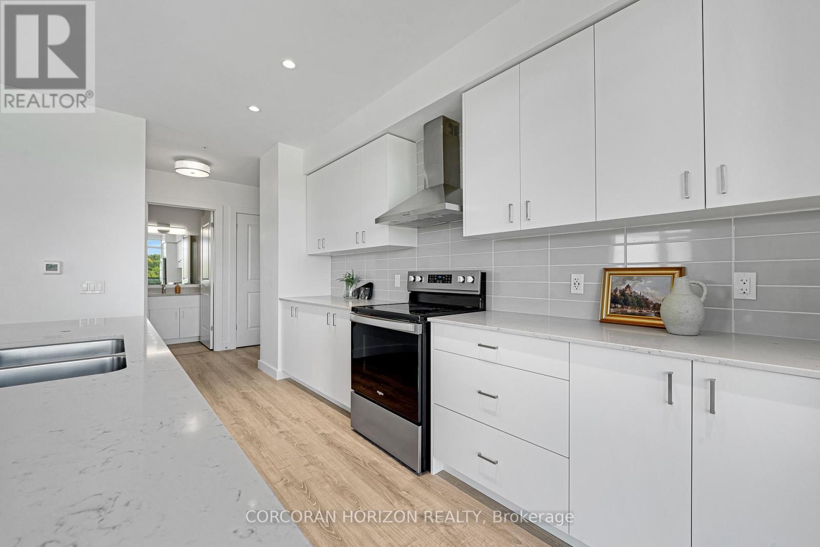 801 - 50 Grand Avenue S, Cambridge, ON - Indoor Photo Showing Kitchen