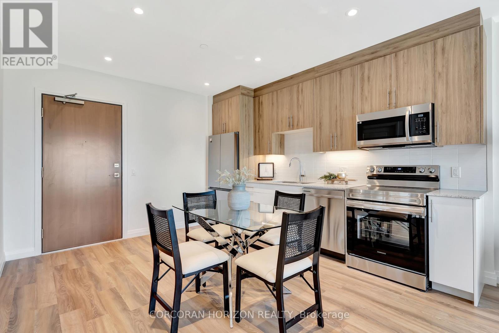 706 - 525 New Dundee Road, Kitchener, ON - Indoor Photo Showing Kitchen