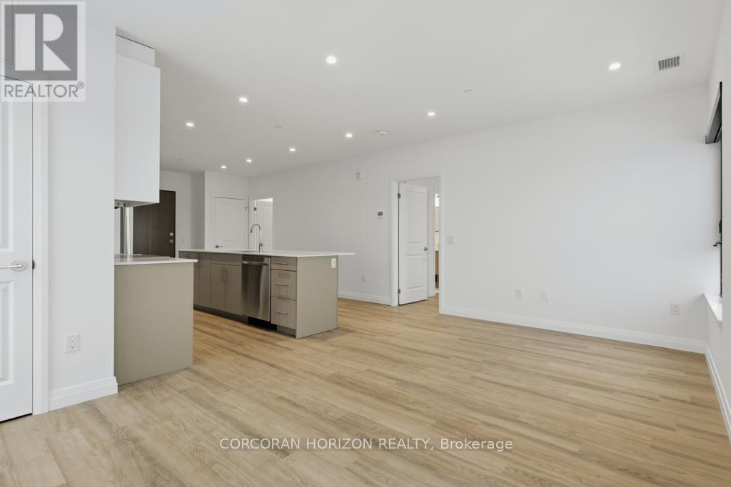 724 - 525 New Dundee Road, Kitchener, ON - Indoor Photo Showing Kitchen