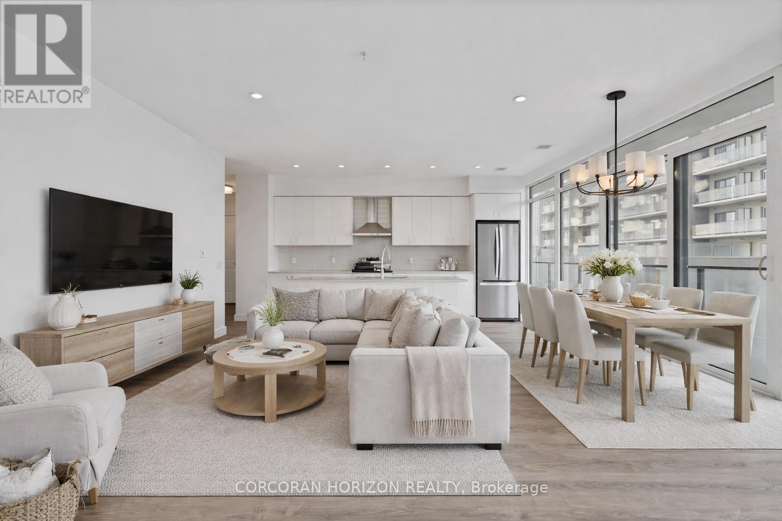 901 - 50 Grand Avenue S, Cambridge, ON - Indoor Photo Showing Living Room