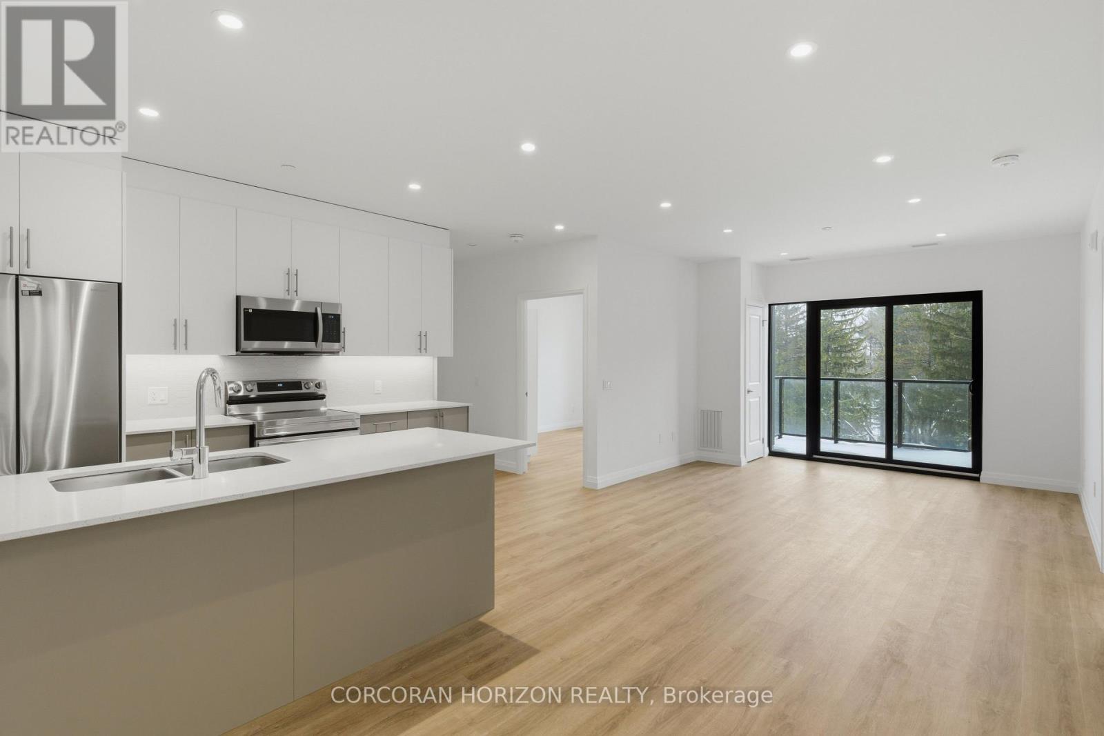 525 - 525 New Dundee Road, Kitchener, ON - Indoor Photo Showing Kitchen With Stainless Steel Kitchen With Upgraded Kitchen