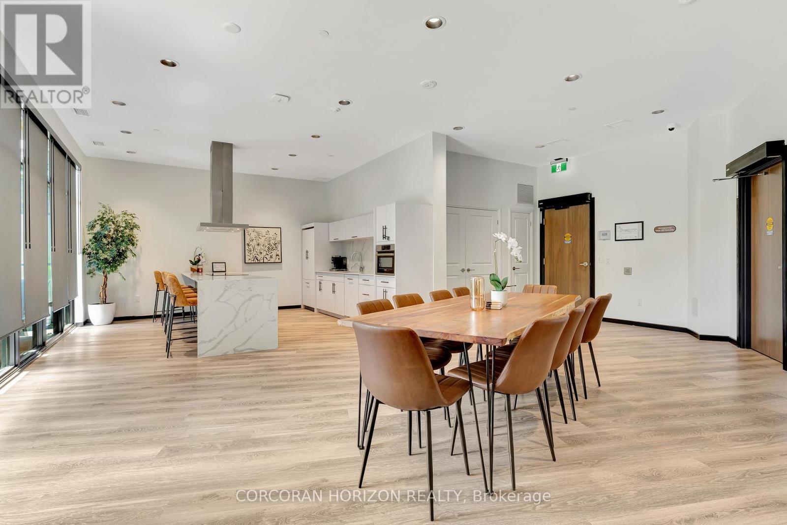 610 - 525 New Dundee Road, Kitchener, ON - Indoor Photo Showing Dining Room