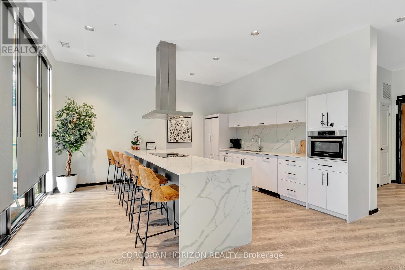 610 - 525 New Dundee Road, Kitchener, ON - Indoor Photo Showing Kitchen
