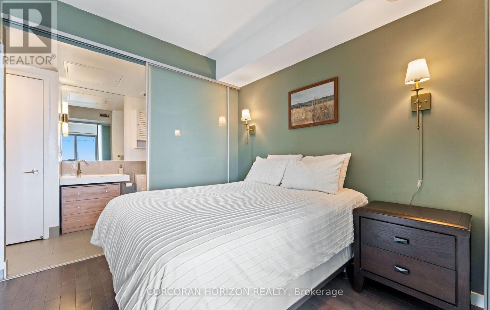 2105 - 70 Distillery Lane, Toronto, ON - Indoor Photo Showing Bedroom