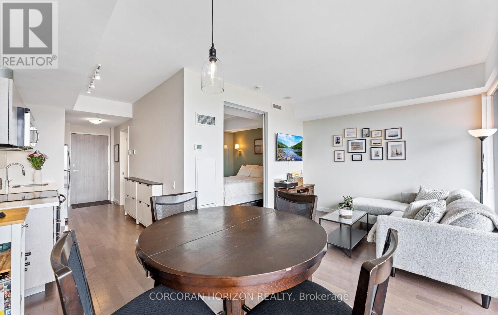 2105 - 70 Distillery Lane, Toronto, ON - Indoor