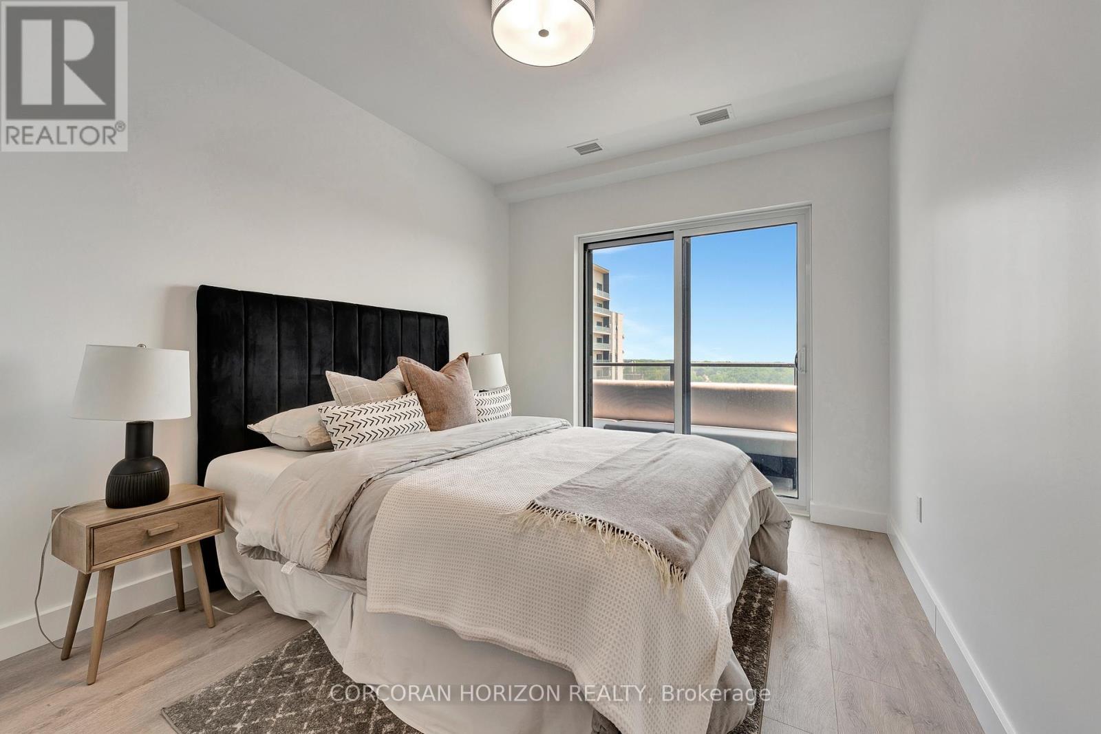1511 - 15 Glebe Street, Cambridge, ON - Indoor Photo Showing Bedroom