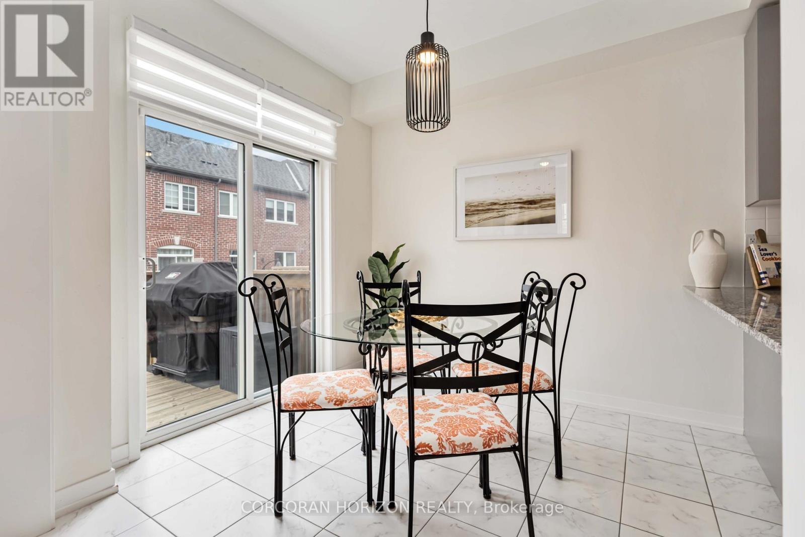81 Dundonald Trail, Newmarket, ON - Indoor Photo Showing Dining Room