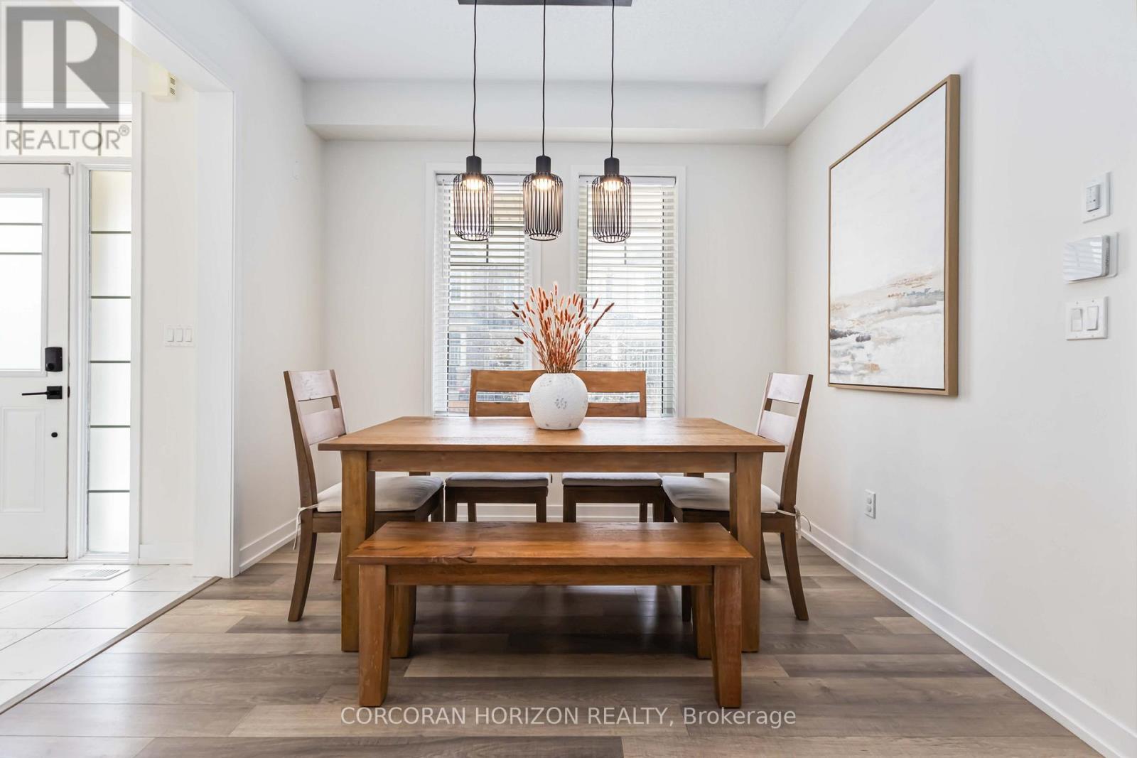 81 Dundonald Trail, Newmarket, ON - Indoor Photo Showing Dining Room