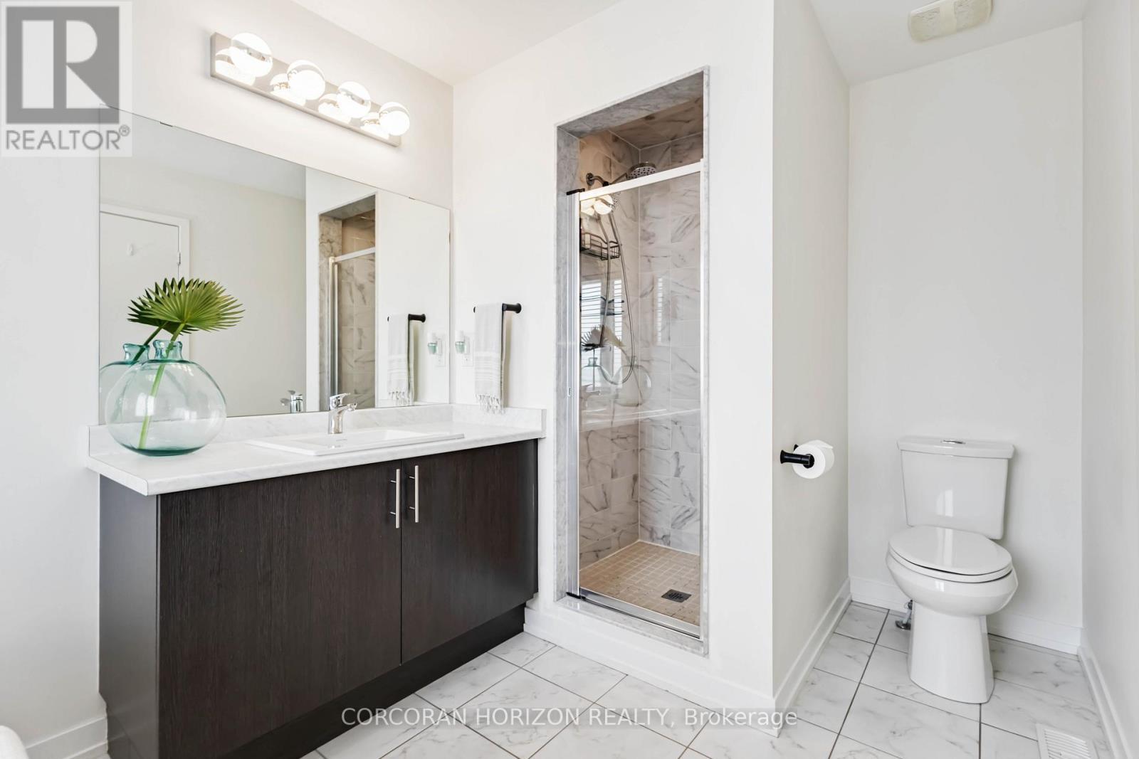 81 Dundonald Trail, Newmarket, ON - Indoor Photo Showing Bathroom