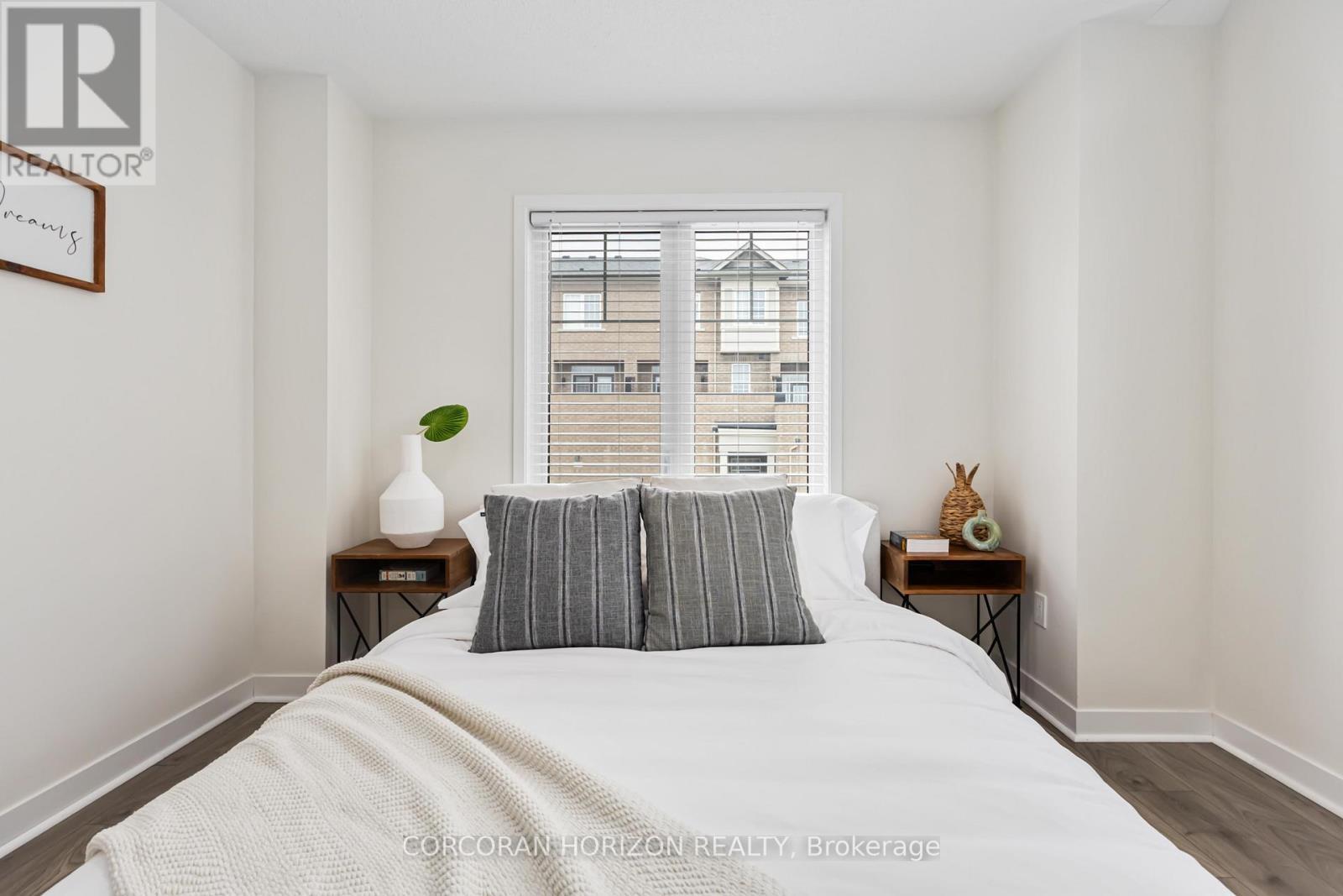 81 Dundonald Trail, Newmarket, ON - Indoor Photo Showing Bedroom