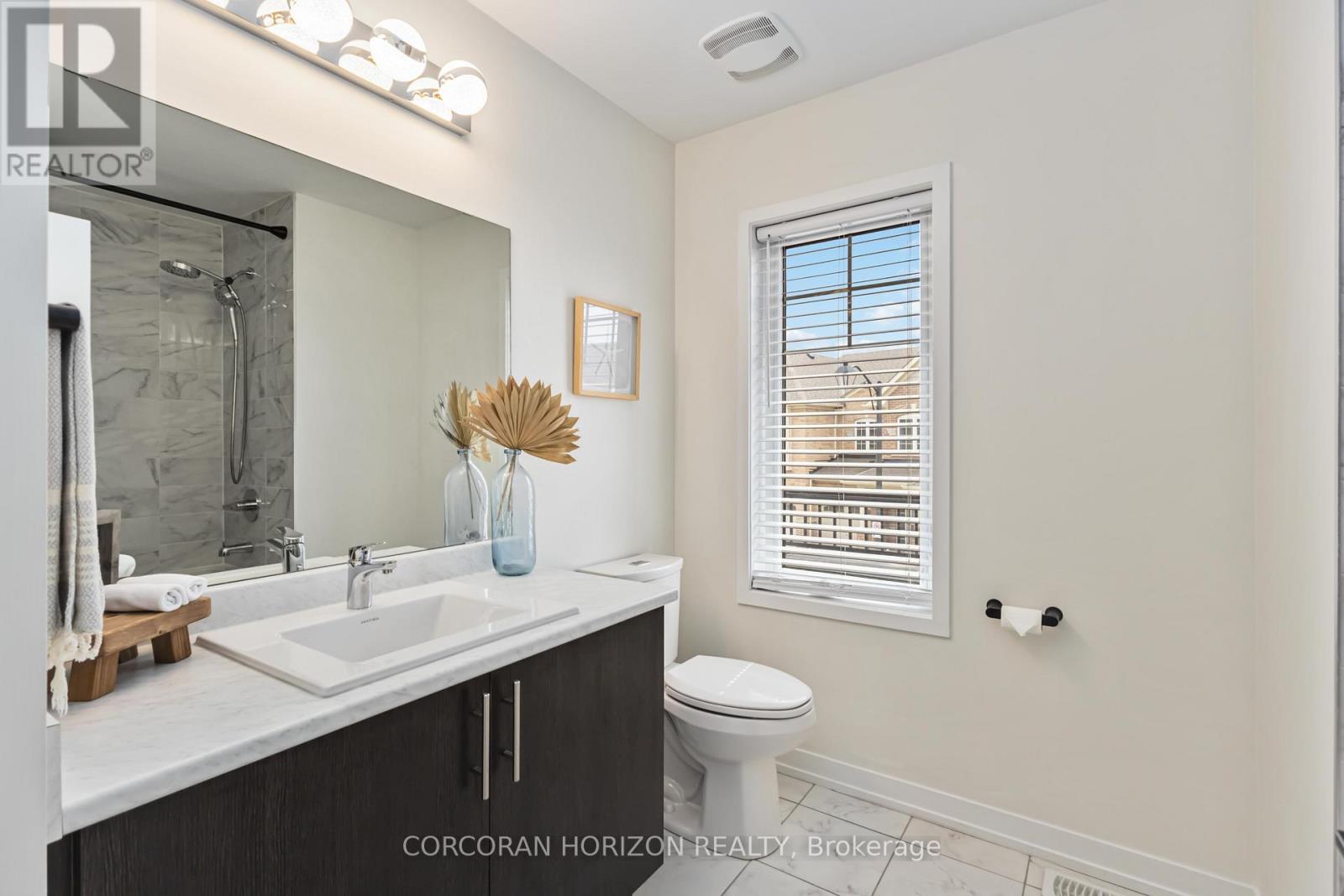 81 Dundonald Trail, Newmarket, ON - Indoor Photo Showing Bathroom