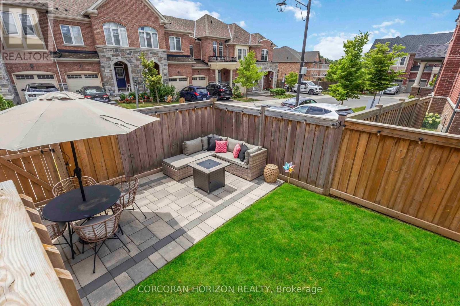 81 Dundonald Trail, Newmarket, ON - Outdoor