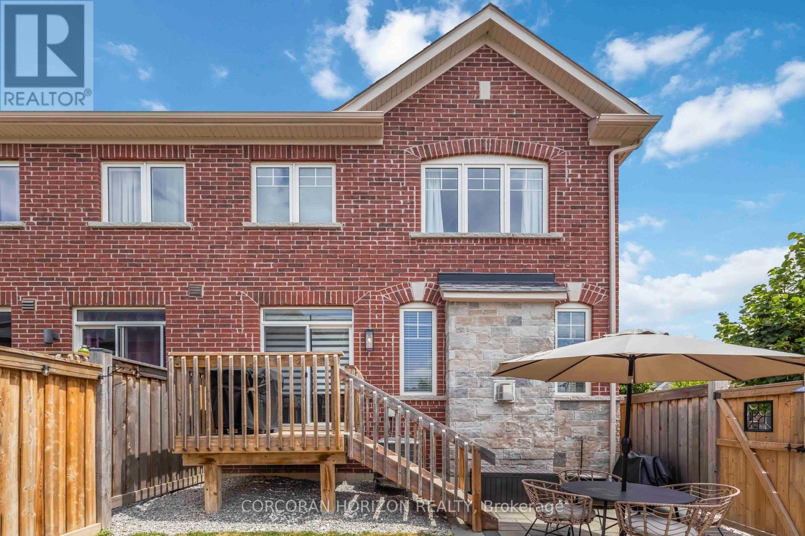 81 Dundonald Trail, Newmarket, ON - Outdoor With Exterior