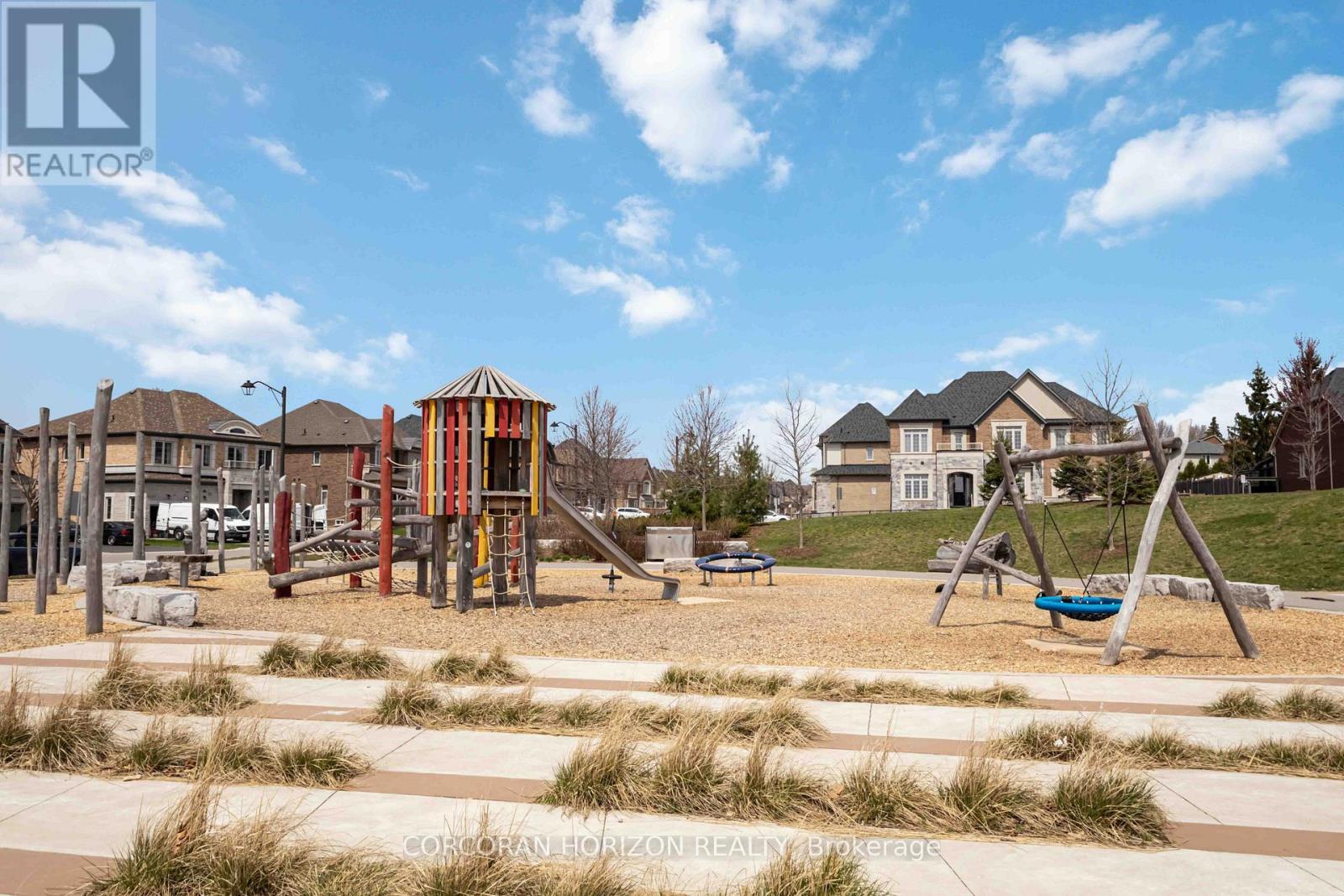 81 Dundonald Trail, Newmarket, ON - Outdoor