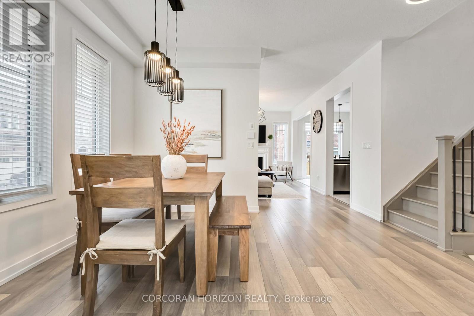 81 Dundonald Trail, Newmarket, ON - Indoor Photo Showing Dining Room