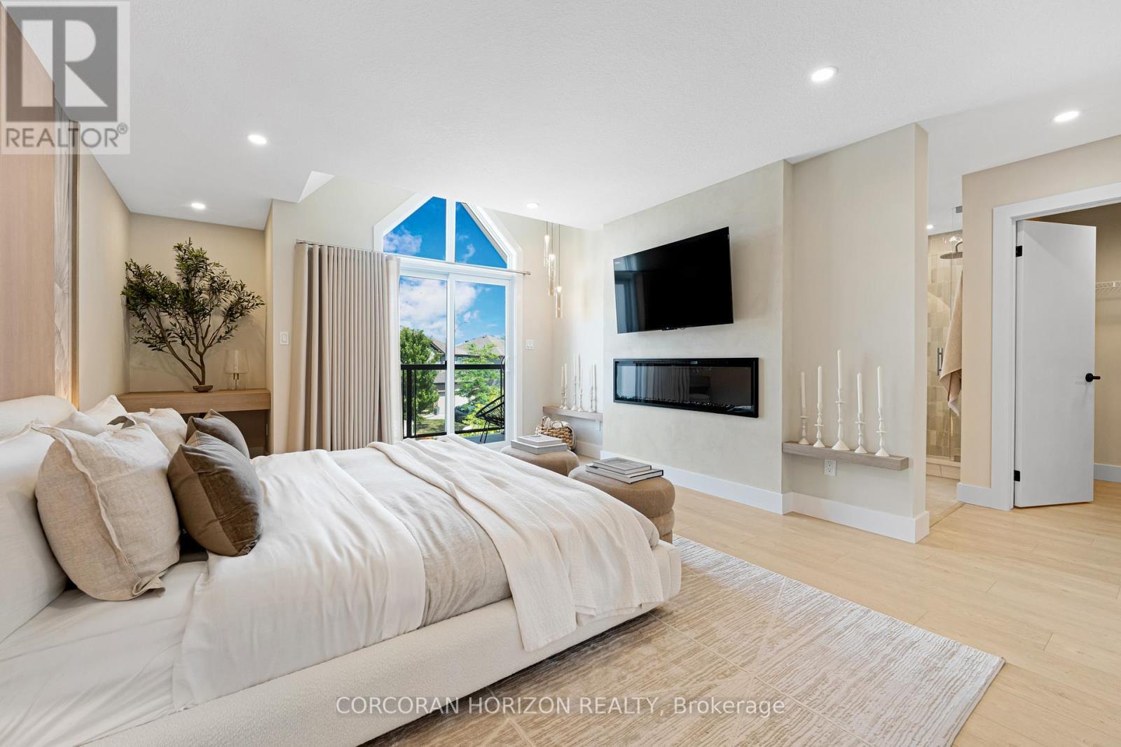 452 Westhaven Street, Waterloo, ON - Indoor Photo Showing Bedroom With Fireplace