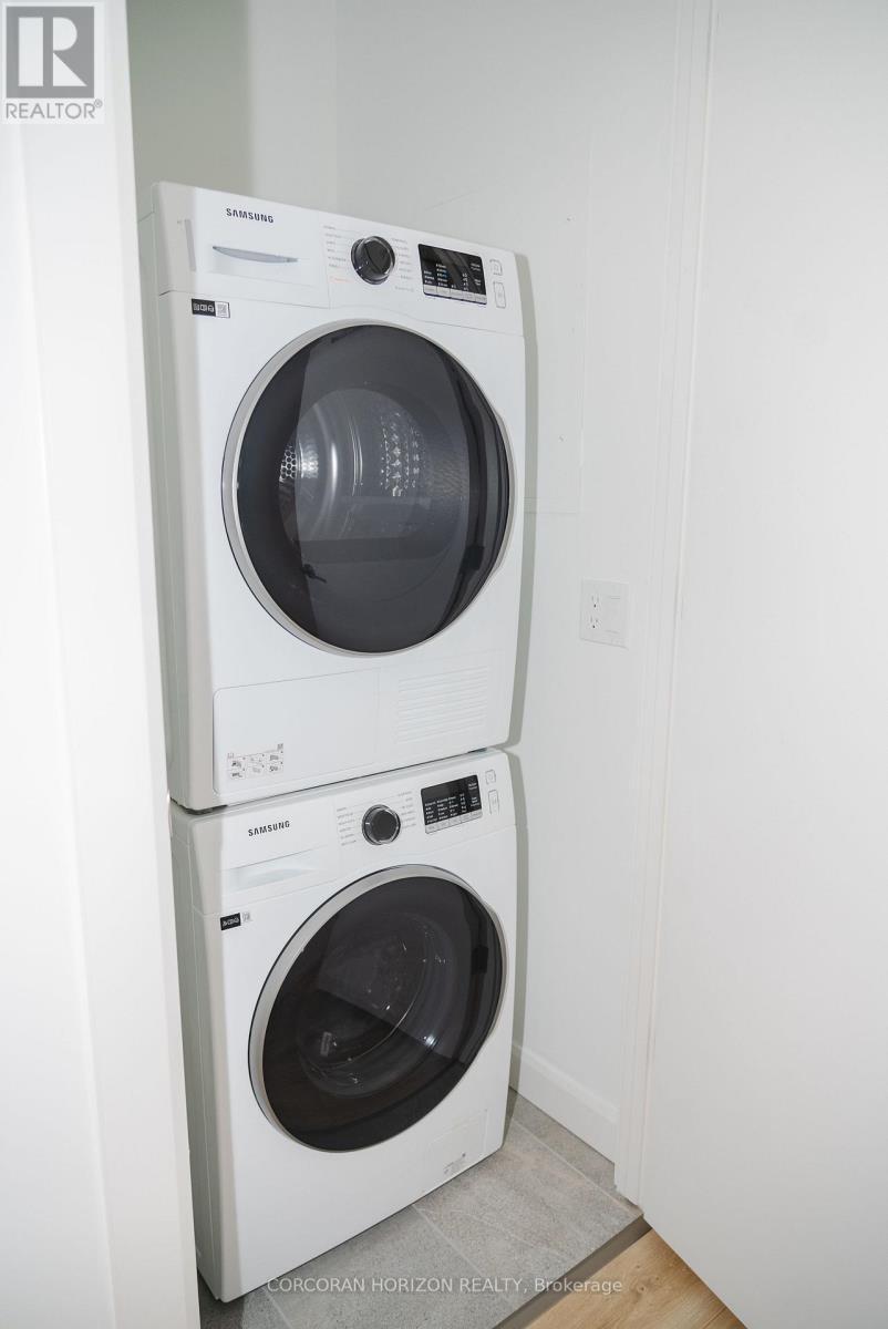 1704 - 741 King Street, Kitchener, ON - Indoor Photo Showing Laundry Room