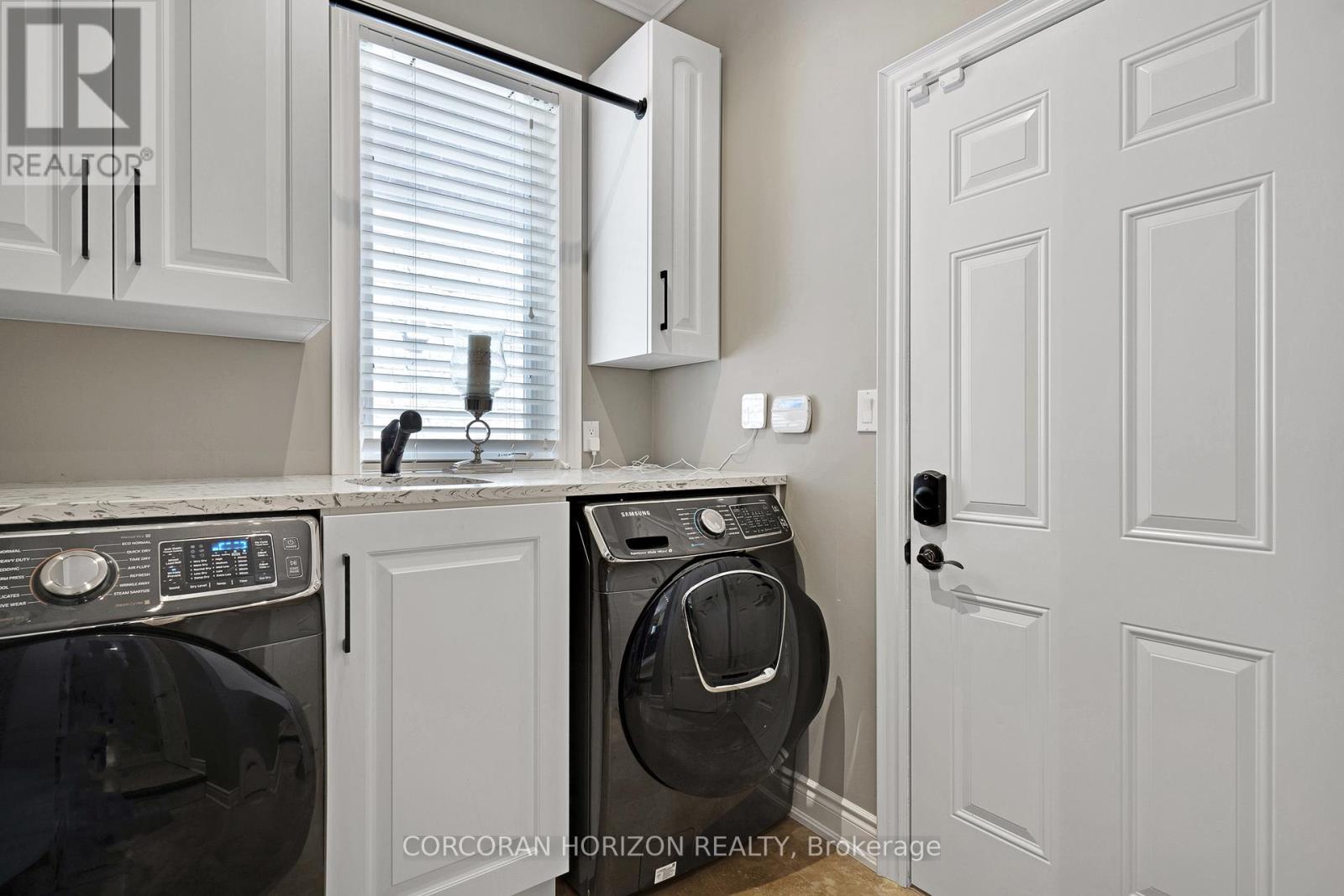 8 - 258 Edgewater Crescent, Kitchener, ON - Indoor Photo Showing Laundry Room