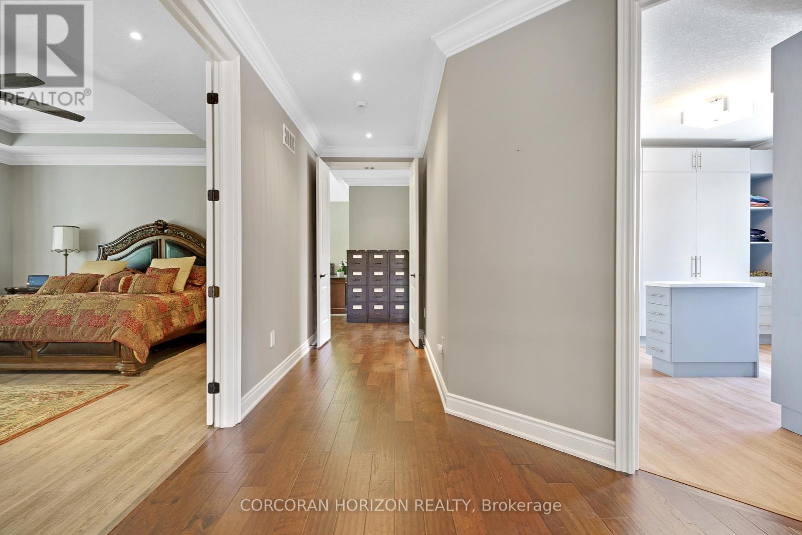 8 - 258 Edgewater Crescent, Kitchener, ON - Indoor Photo Showing Bedroom