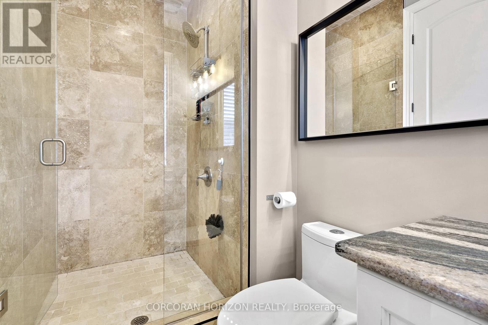 8 - 258 Edgewater Crescent, Kitchener, ON - Indoor Photo Showing Bathroom