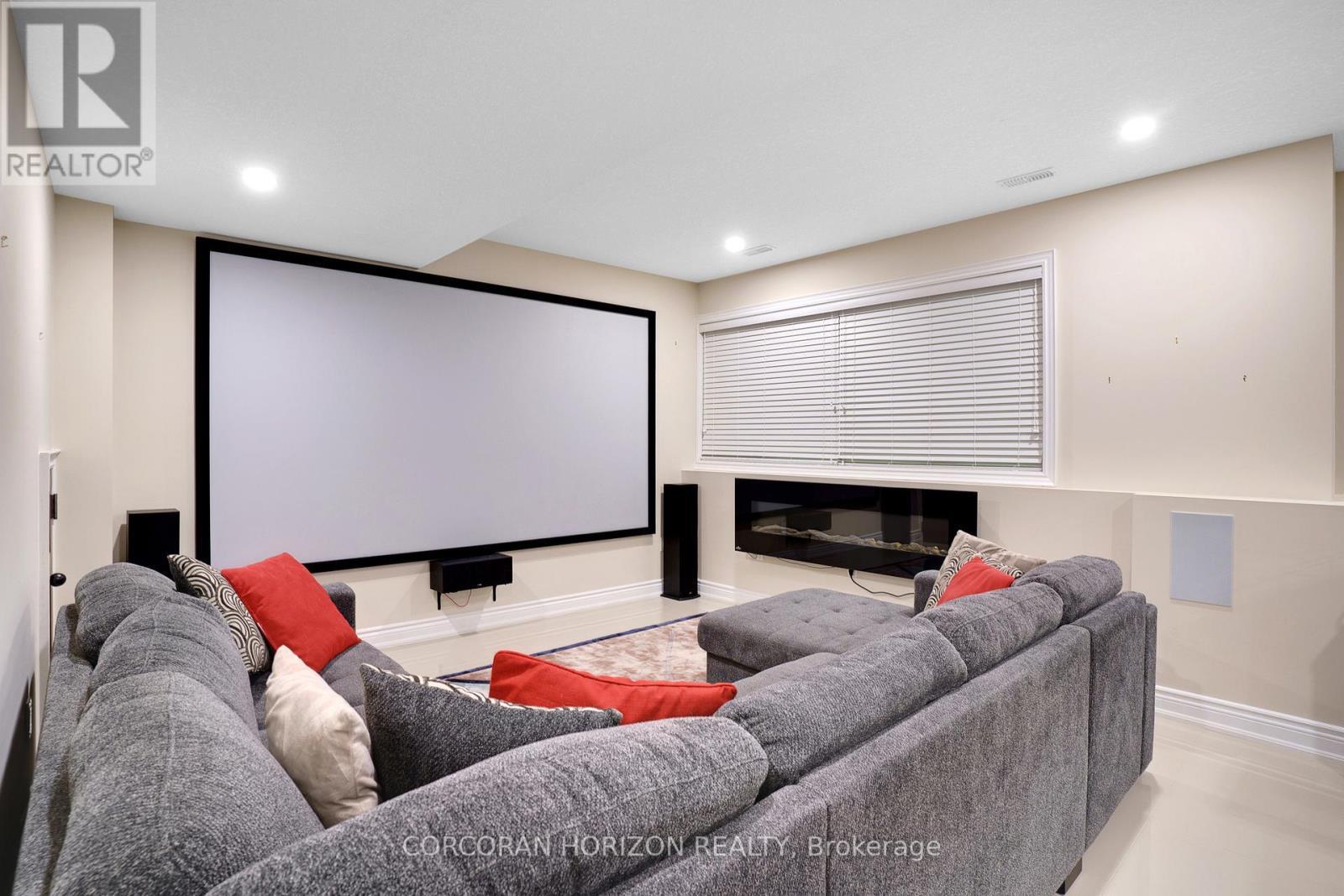 8 - 258 Edgewater Crescent, Kitchener, ON - Indoor With Fireplace