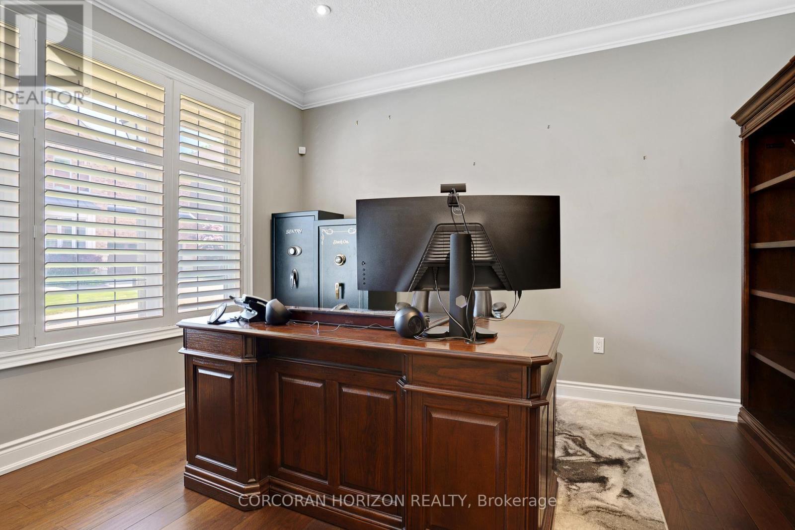 8 - 258 Edgewater Crescent, Kitchener, ON - Indoor