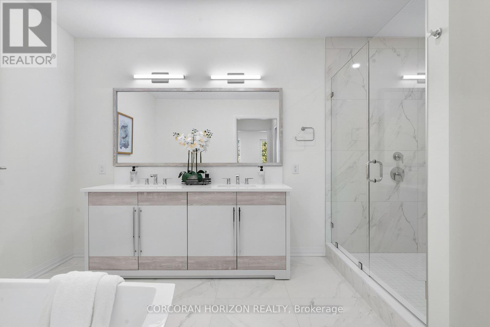 32 - 6523 Wellington 7 Road, Centre Wellington, ON - Indoor Photo Showing Bathroom