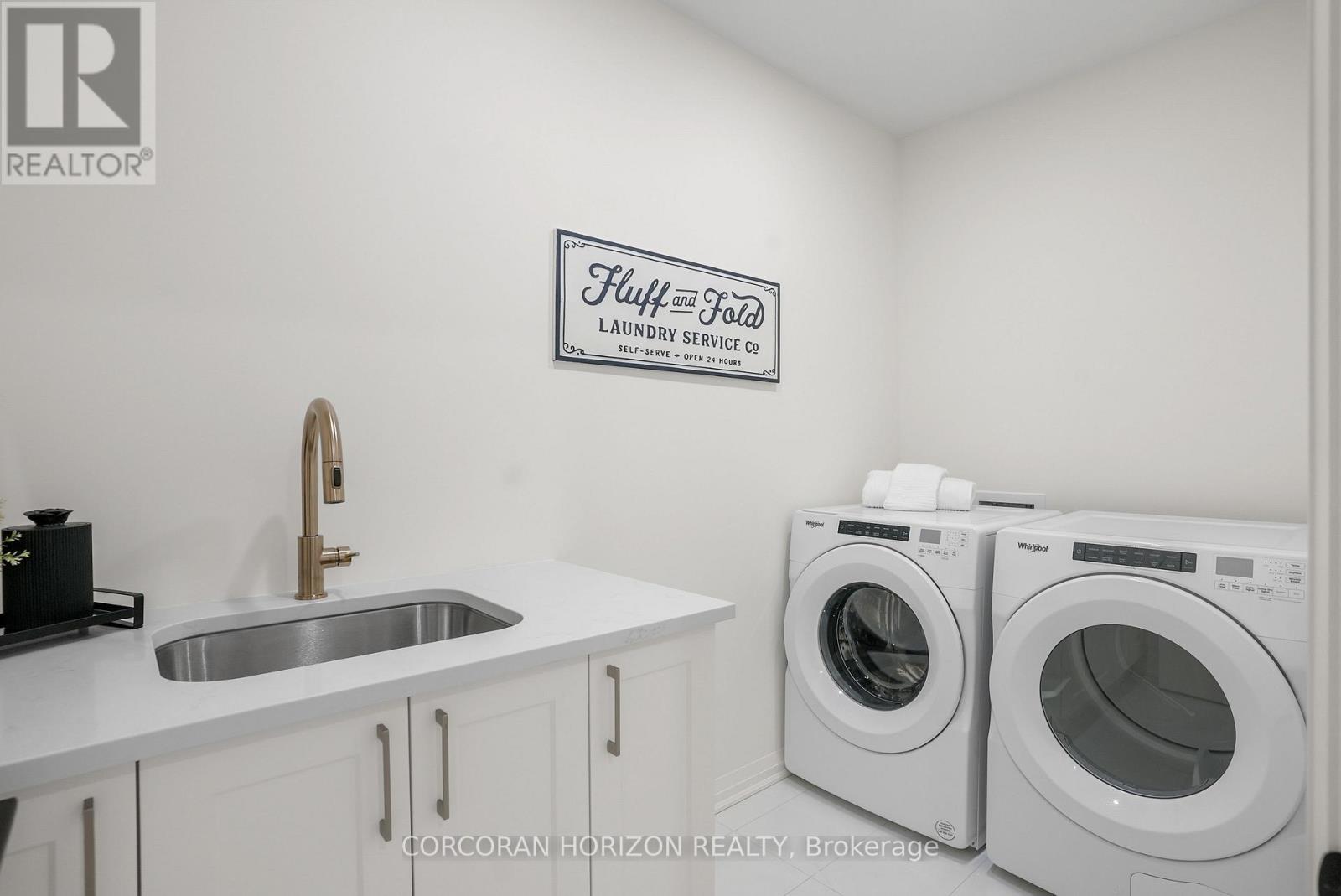 32 - 6523 Wellington 7 Road, Centre Wellington, ON - Indoor Photo Showing Laundry Room