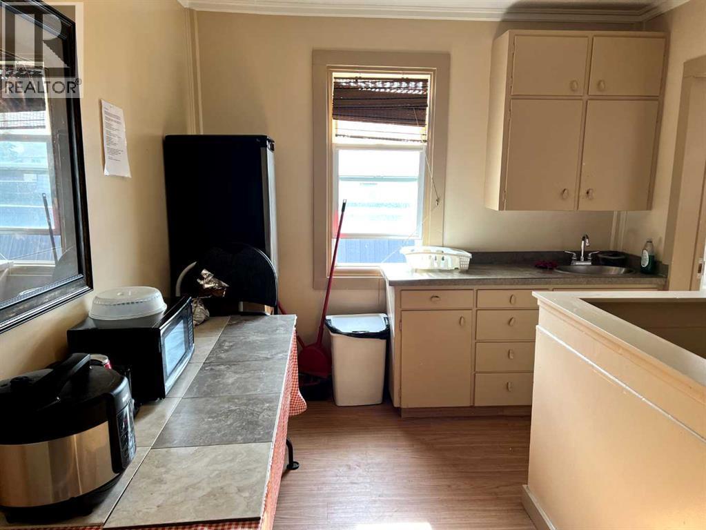 Second floor common - 5013 50 Avenue, Valleyview, AB