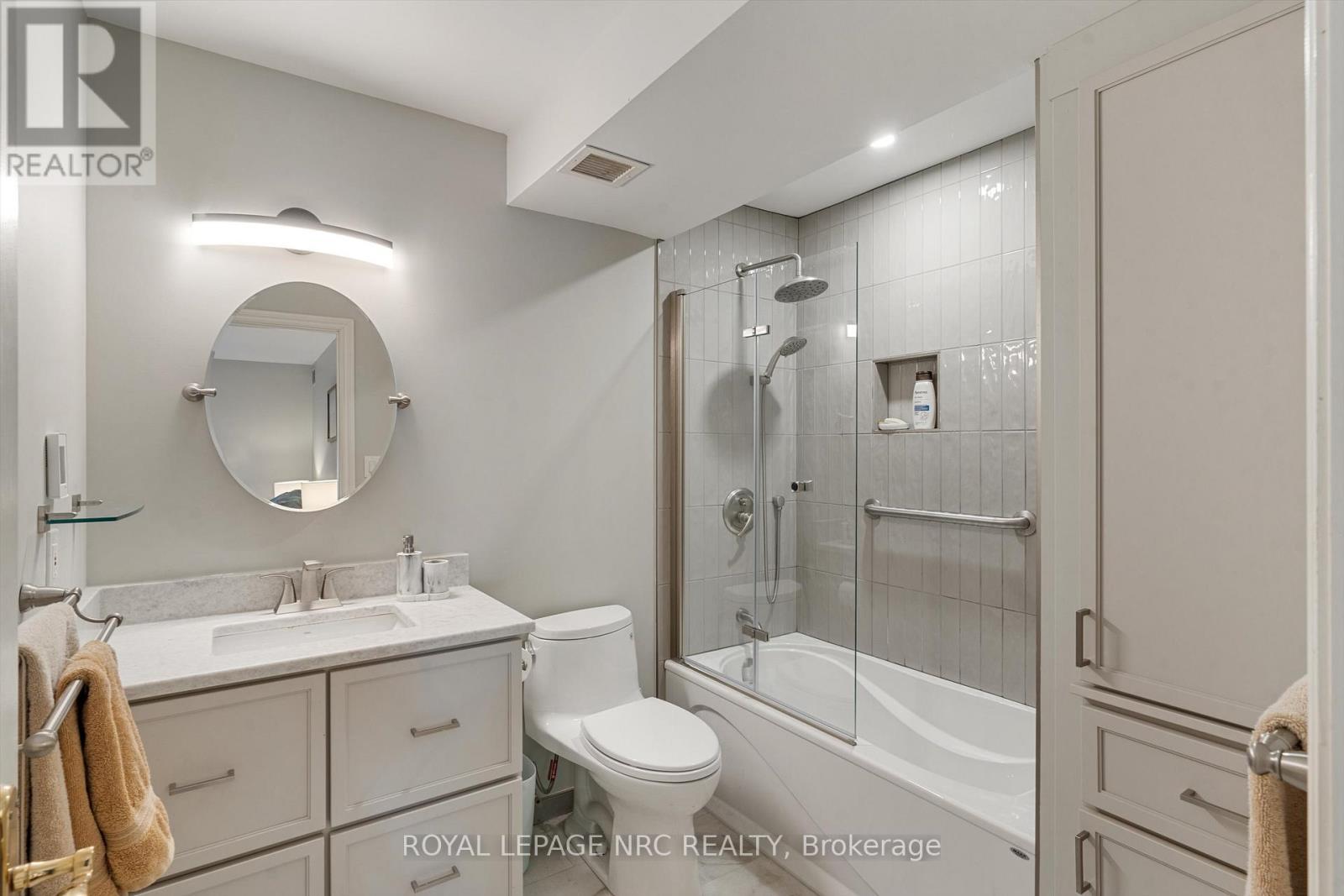 101 - 55 Main Street, St. Catharines (Port Dalhousie), ON - Indoor Photo Showing Bathroom