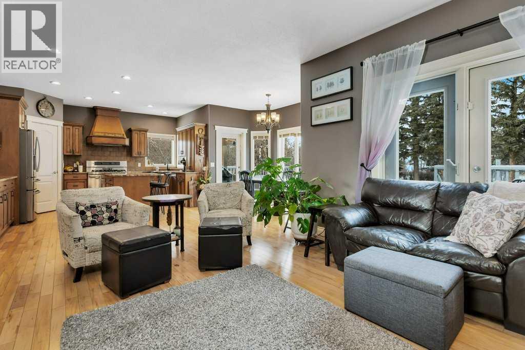 35276 Range Road 10 - 110, Rural Red Deer County, AB - Indoor Photo Showing Living Room
