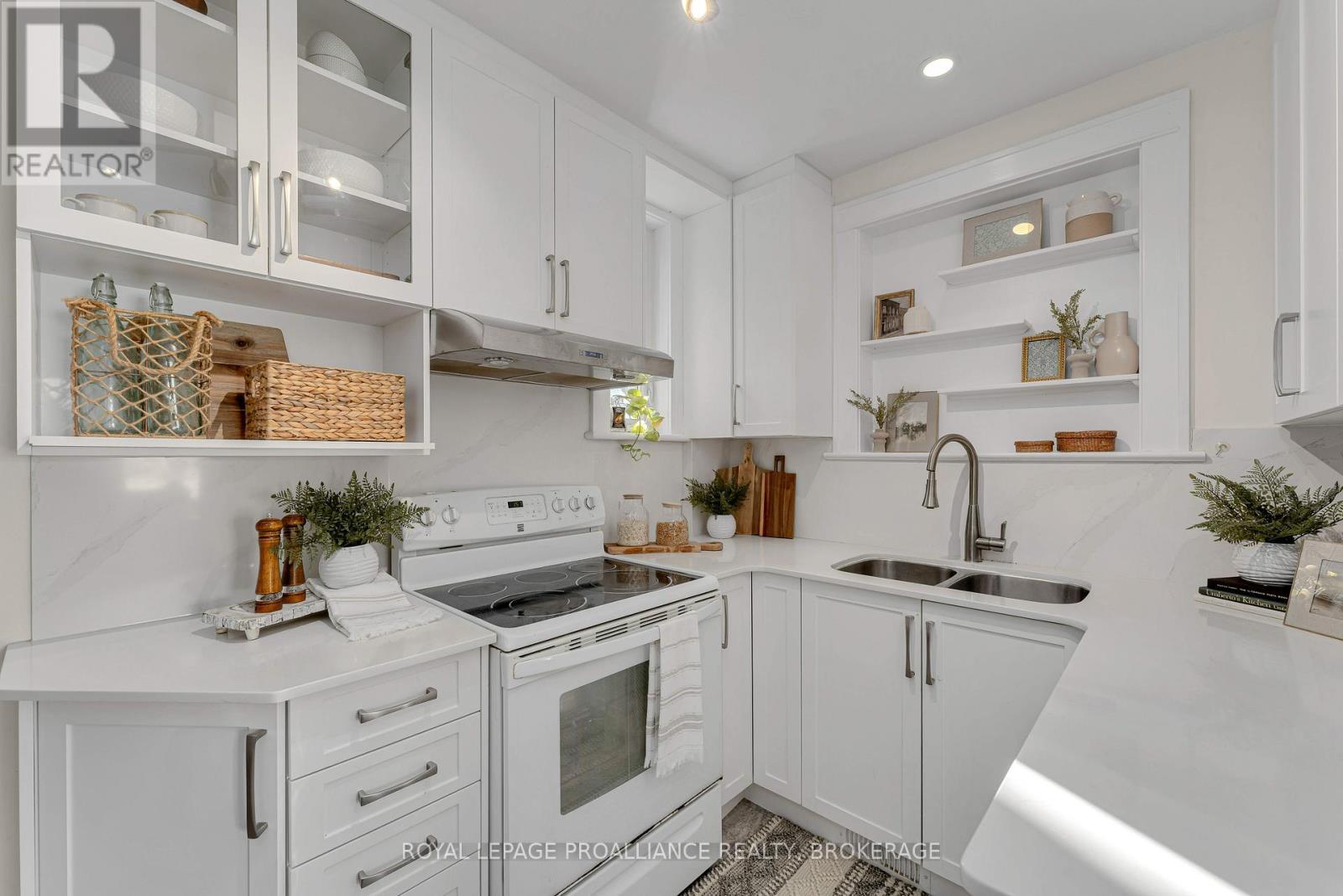 32 Livingston Avenue, Kingston (Central City East), ON - Indoor Photo Showing Kitchen With Double Sink