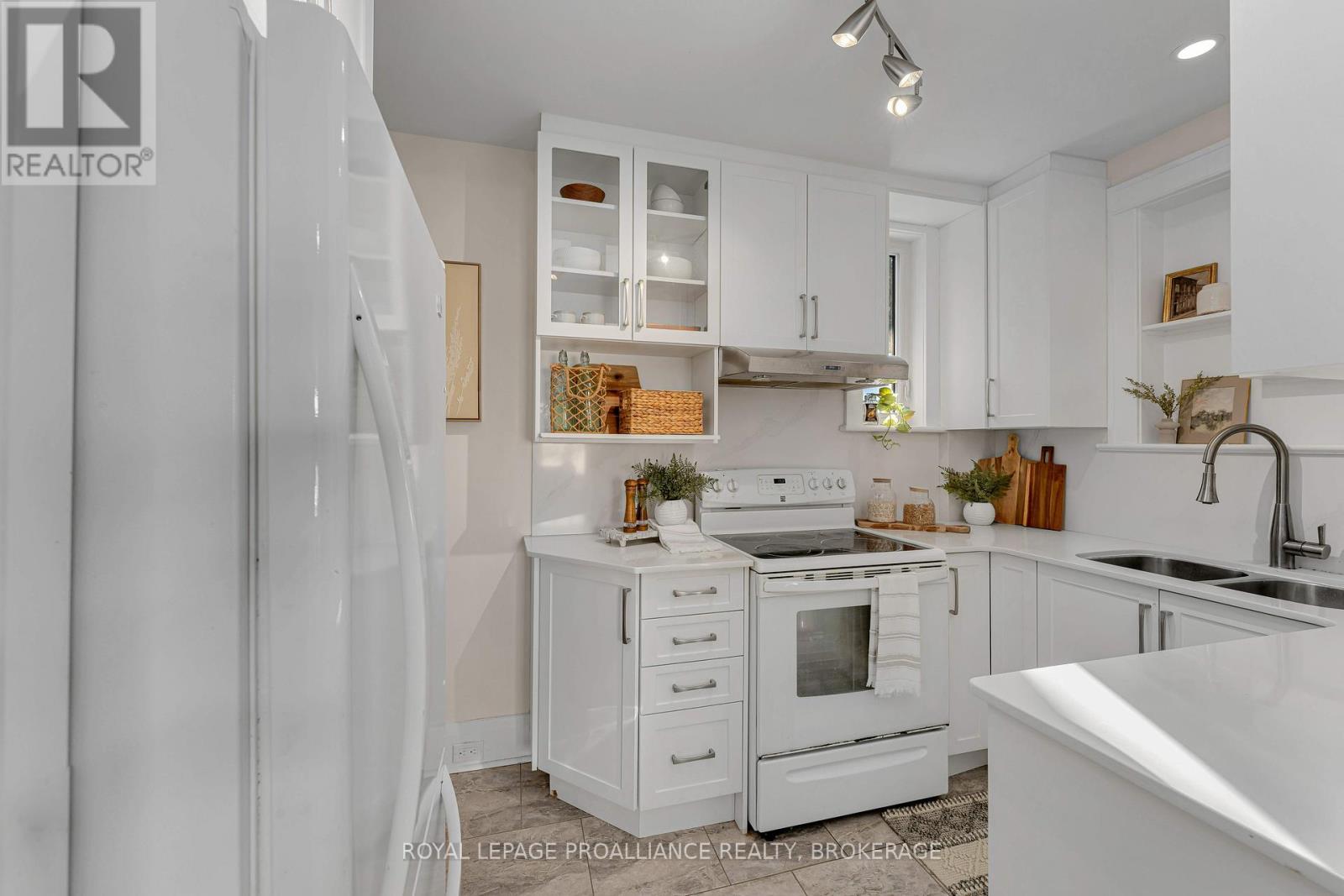 32 Livingston Avenue, Kingston (Central City East), ON - Indoor Photo Showing Kitchen With Double Sink