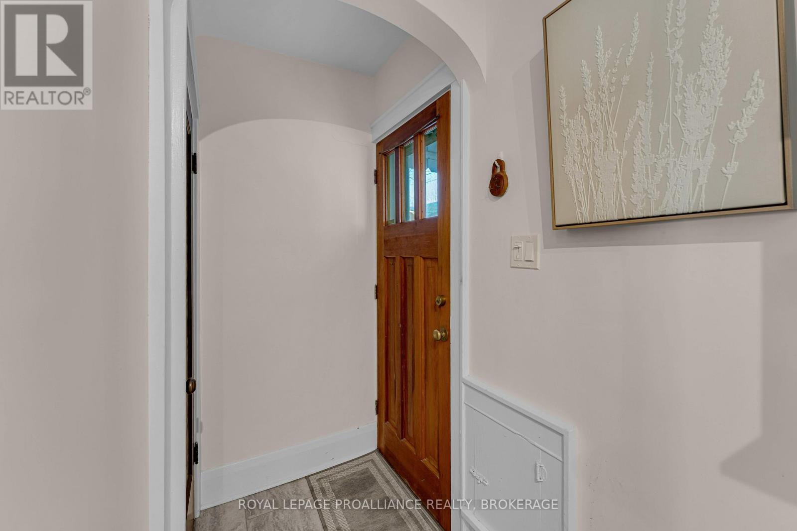 32 Livingston Avenue, Kingston (Central City East), ON - Indoor Photo Showing Other Room