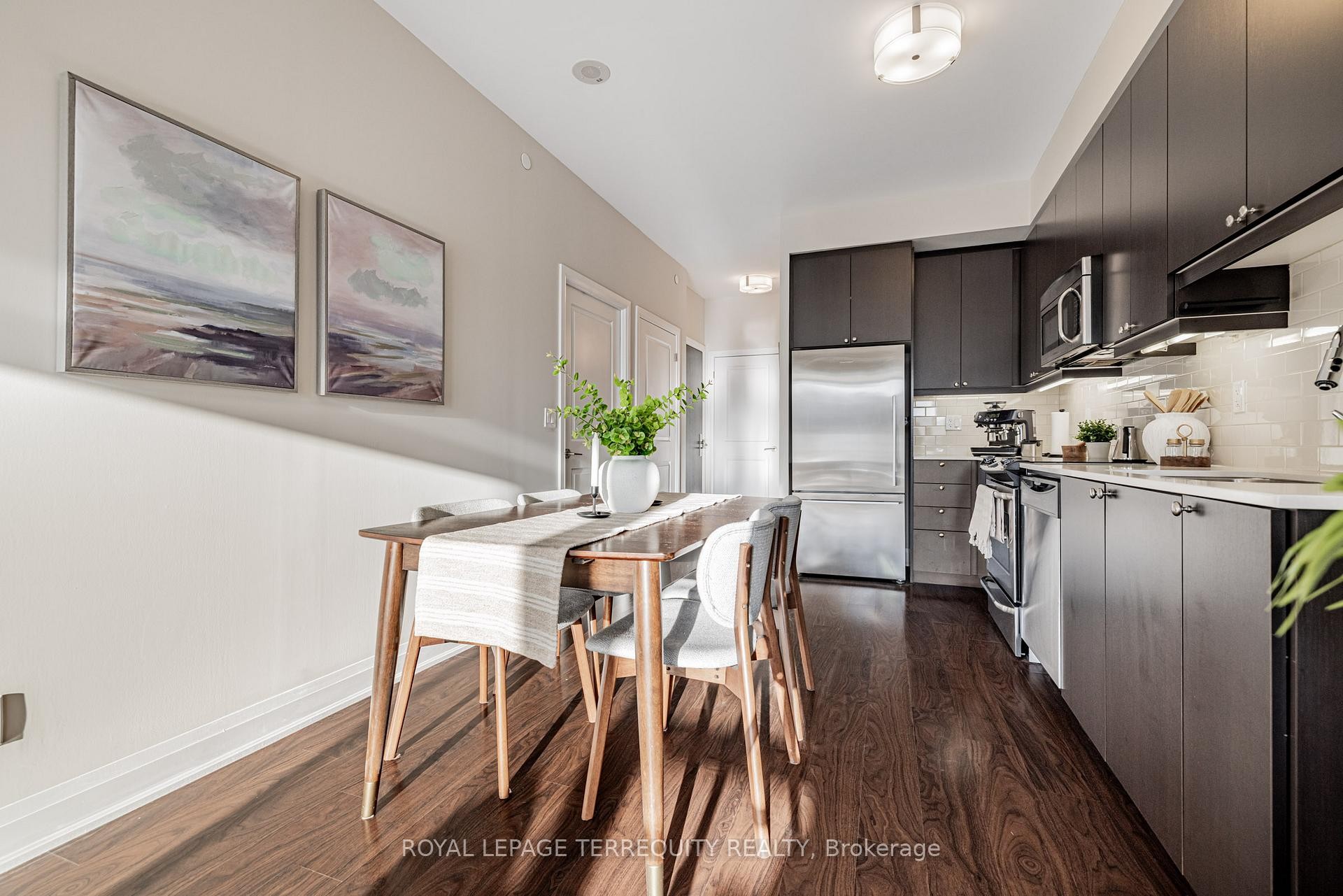 401-35 Fontenay Court, Toronto, ON - Indoor Photo Showing Kitchen With Upgraded Kitchen