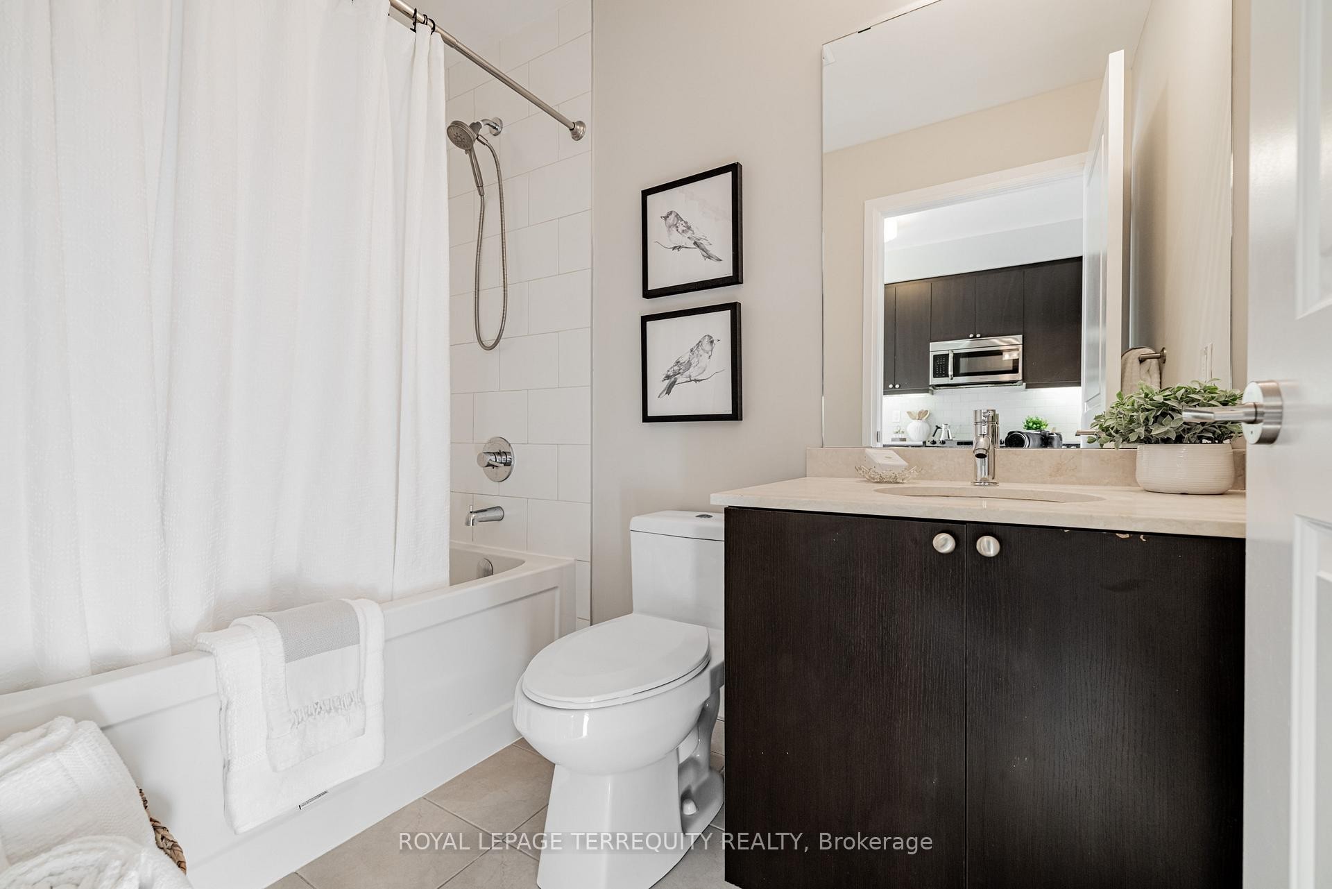 401-35 Fontenay Court, Toronto, ON - Indoor Photo Showing Bathroom