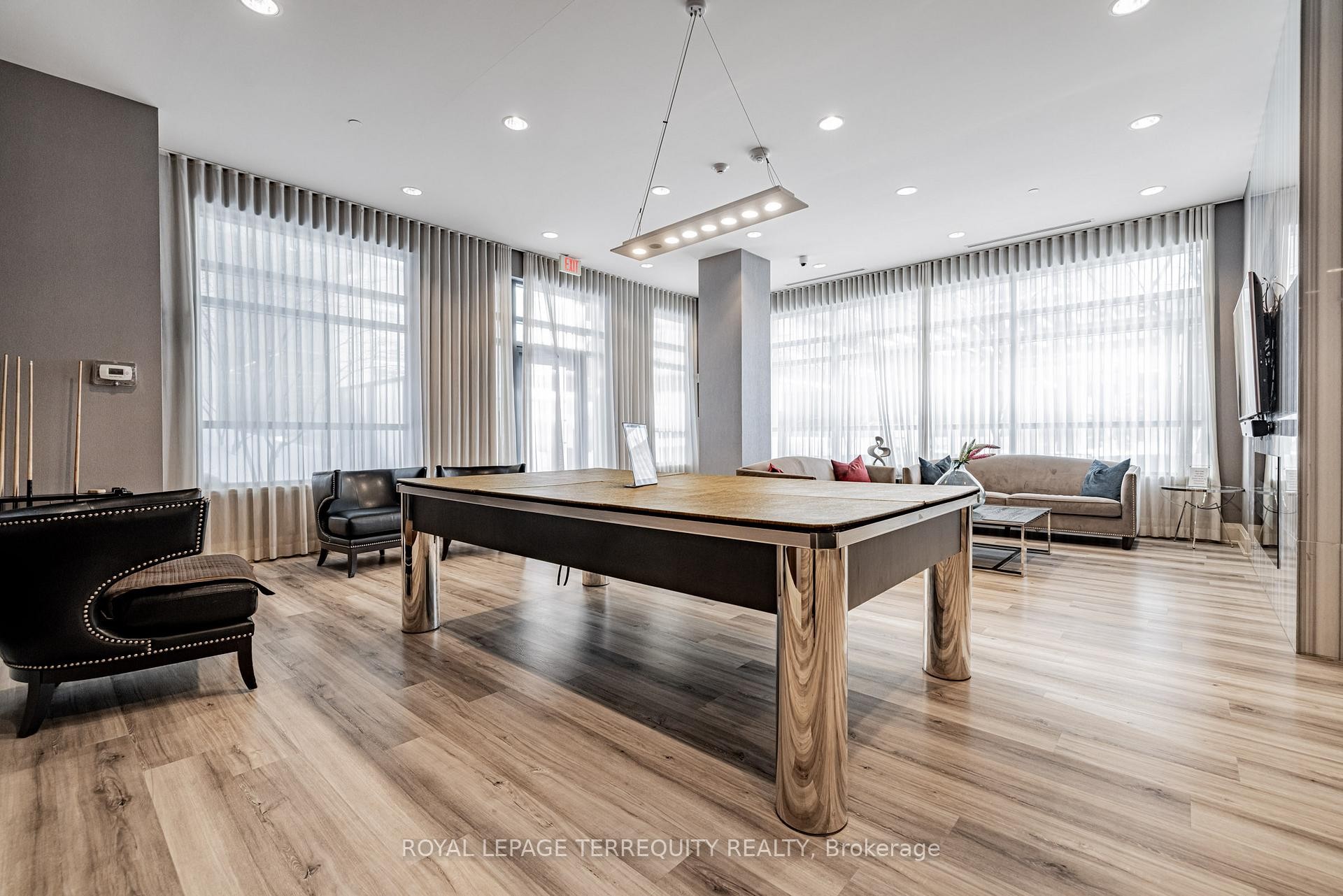 401-35 Fontenay Court, Toronto, ON - Indoor Photo Showing Other Room