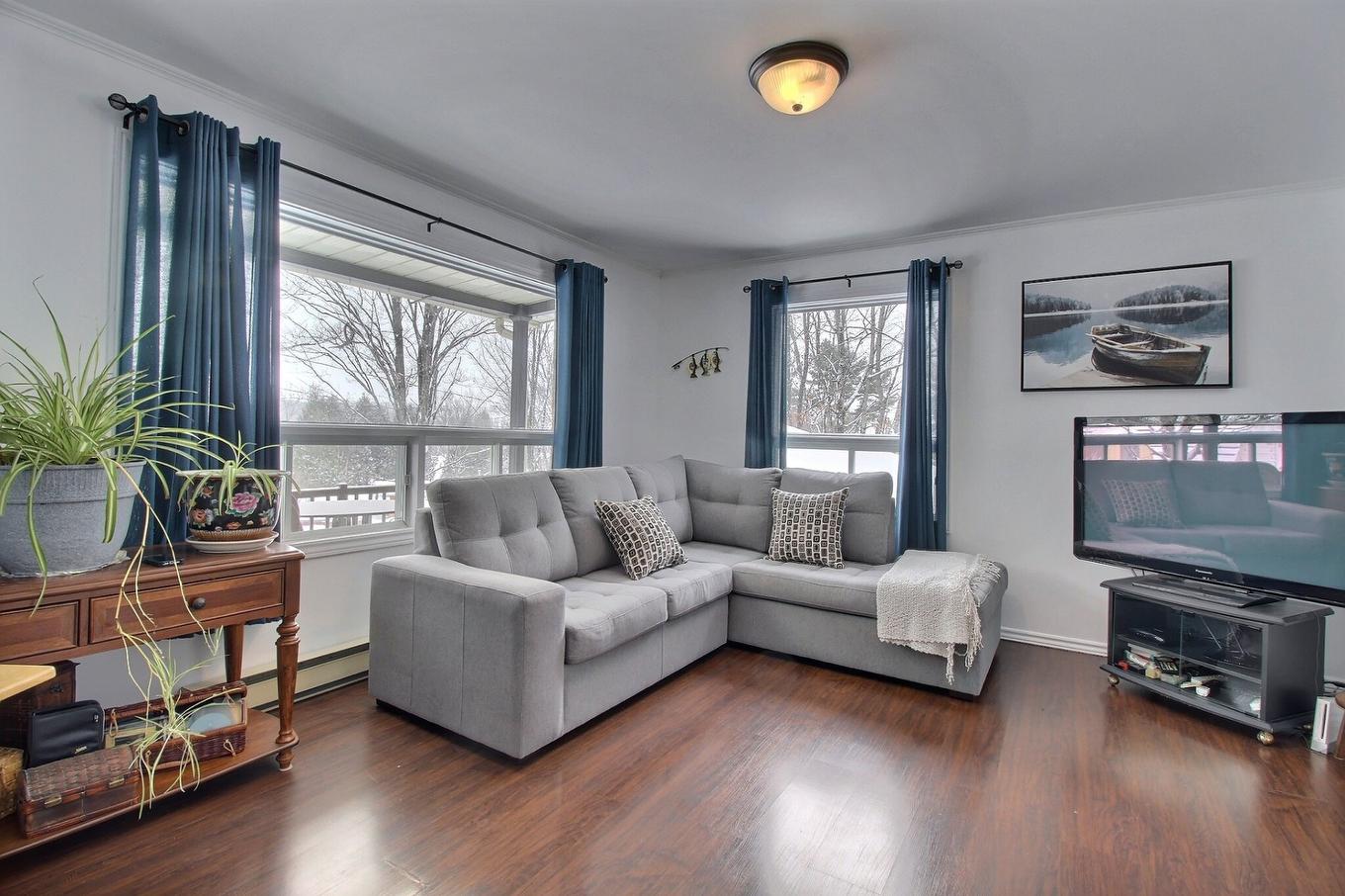 Salon - 116 Ch. Des Pins, Lambton, QC - Indoor Photo Showing Living Room