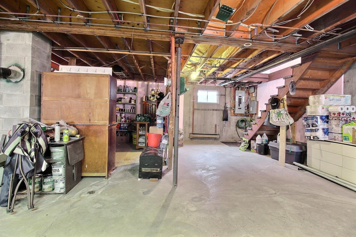 Sous-sol - 116 Ch. Des Pins, Lambton, QC - Indoor Photo Showing Basement