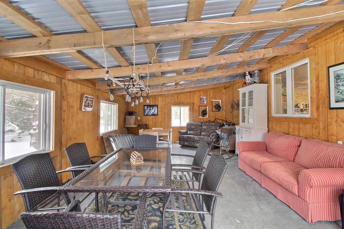 Autre - 116 Ch. Des Pins, Lambton, QC - Indoor Photo Showing Living Room