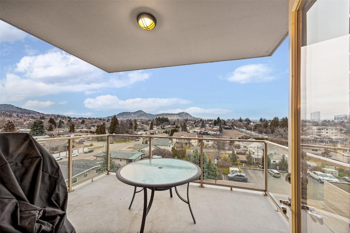 504-1160 Bernard Avenue, Kelowna, BC - Outdoor With View With Exterior