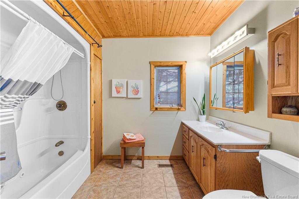 34 Manse St, Miramichi, NB