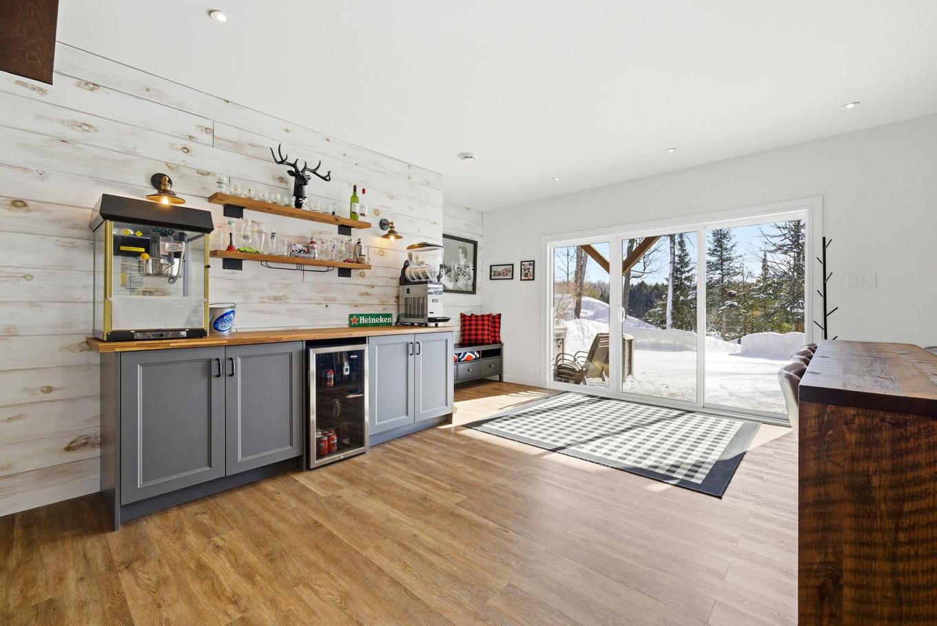 Salle familiale - 180 Ch. Des Libellules, Mayo, QC - Indoor