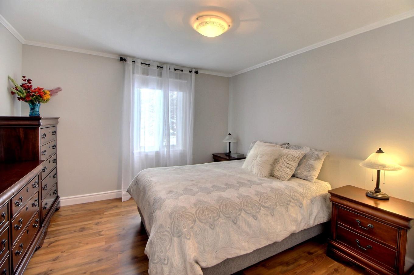 Primary bedroom - 21 Rue Boutin, Amos, QC - Indoor Photo Showing Bedroom