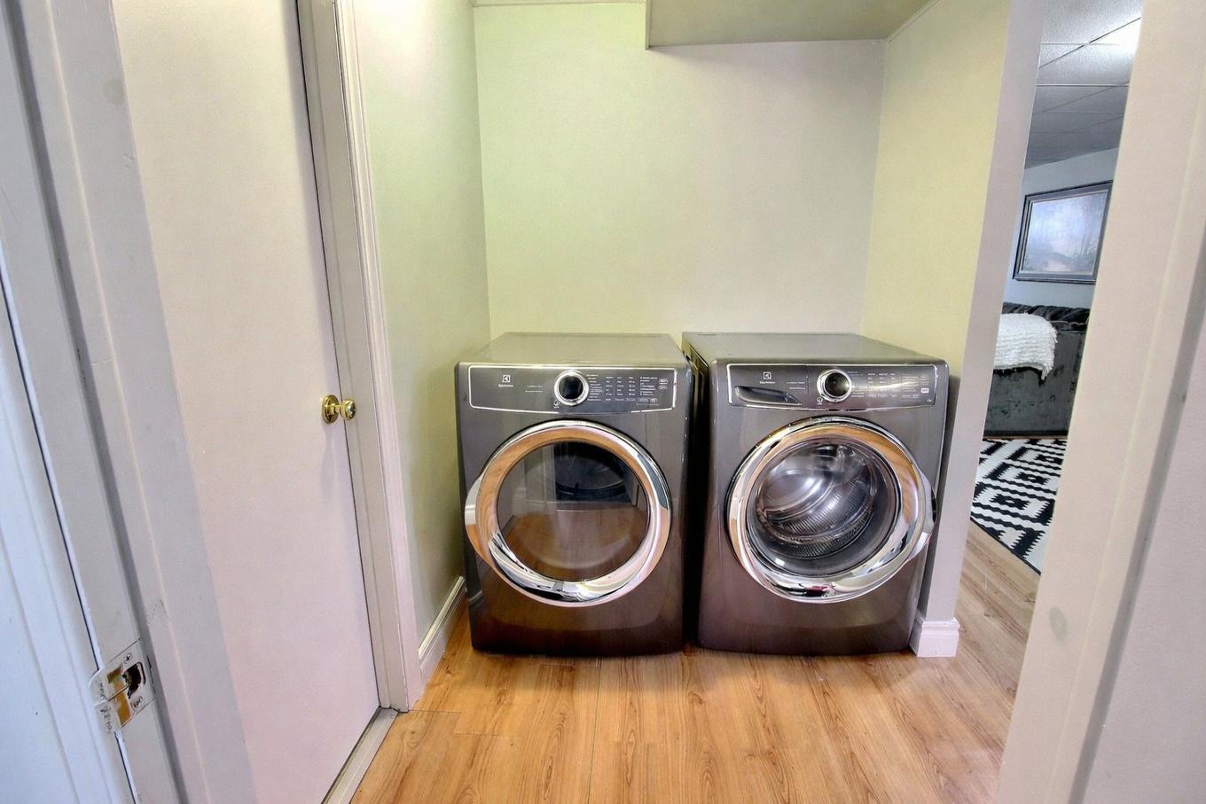 Laundry room - 21 Rue Boutin, Amos, QC - Indoor Photo Showing Laundry Room