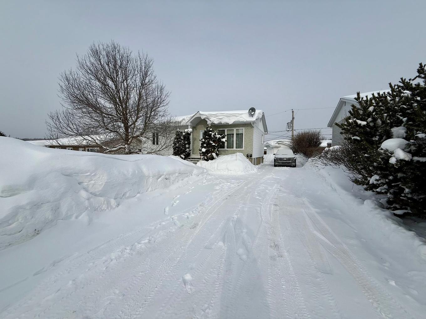 Frontage - 21 Rue Boutin, Amos, QC - Outdoor